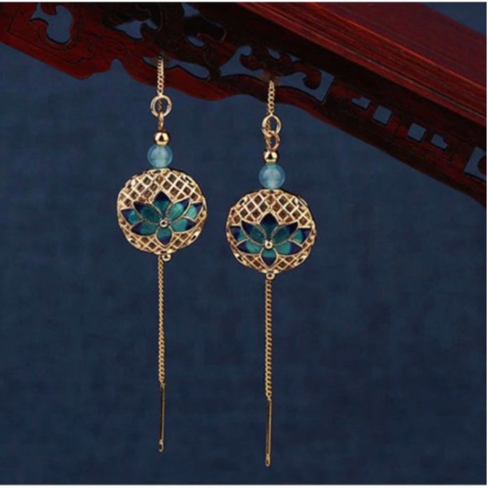 Gorgeous 14K Gold Lotus Flower Earrings - Picture 7 of 11